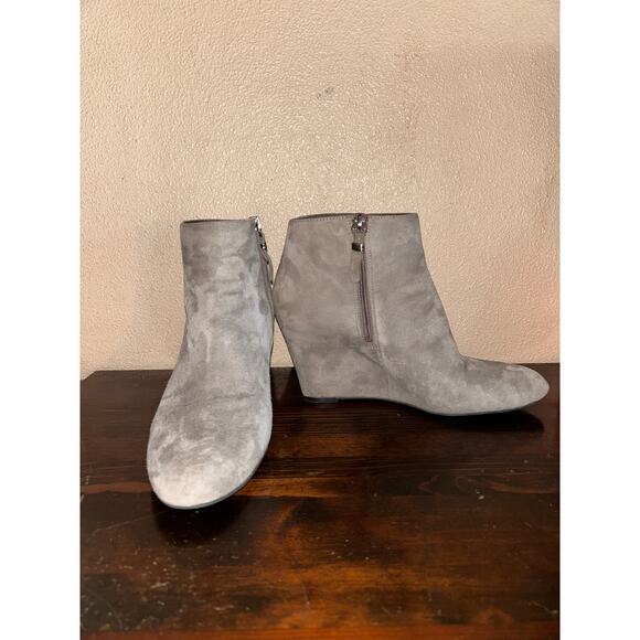Via Spiga Preppy Office Taupe Gray Solid Suede Hidden Wedge Ankle Booties - Picture 1 of 6